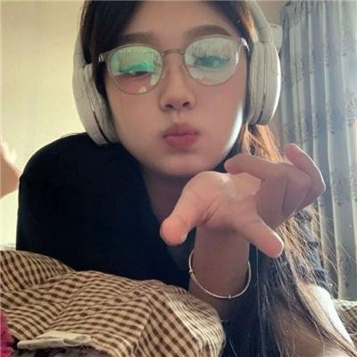 衣橱里的她1